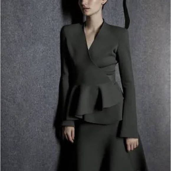 Scanlan Theodore Crepe Knit - Olive Gray Wrap Blazer - Picture 3 of 3